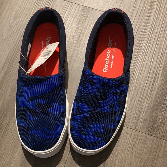 Reebok Katura Shoe - Picture 3 of 5